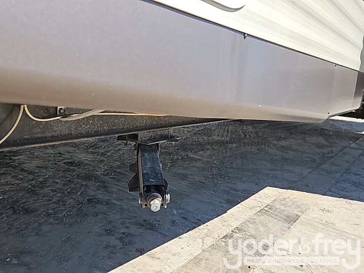 2018-35'-forest-river-shasta-oasis-30qb-travel-trailer,-one-slideout,-sleeps-8-image-14