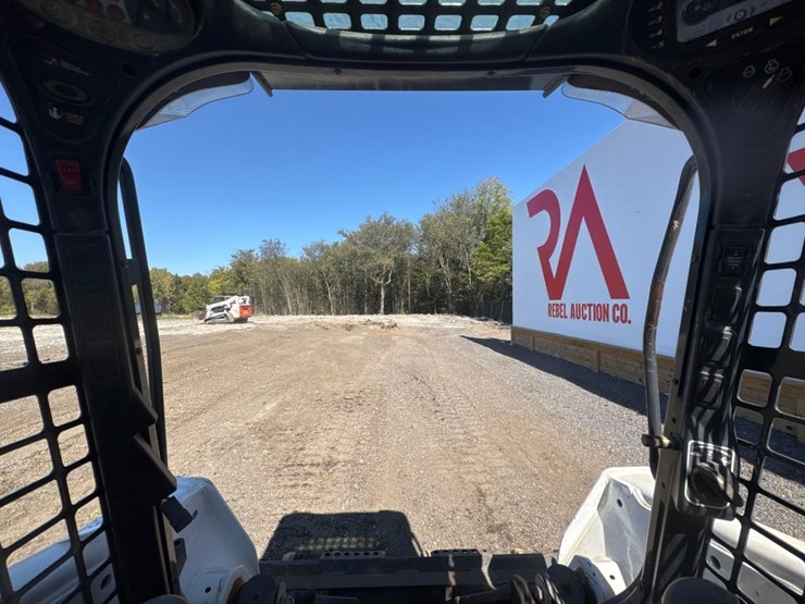 2014-bobcat-t550-image-25
