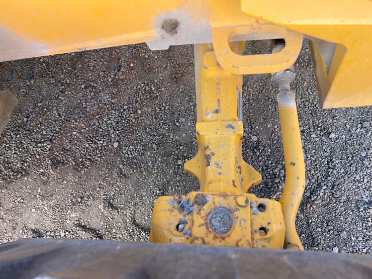 deere-410l-image-27