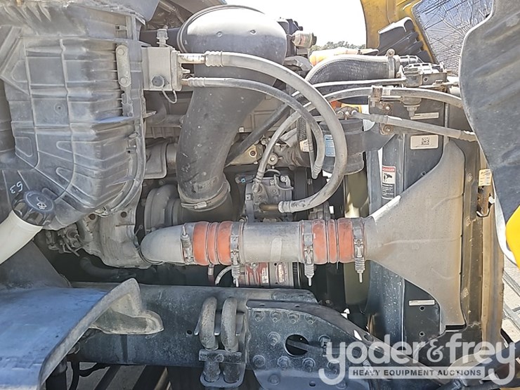 2018-freightliner-cascadia-113-image-27