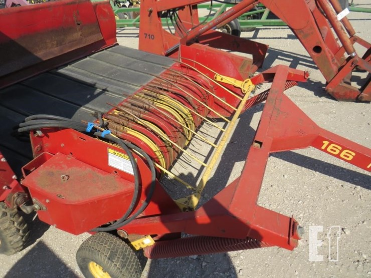 new-holland-166-image-3