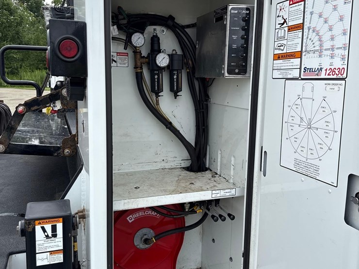 2021-peterbilt-337-image-16