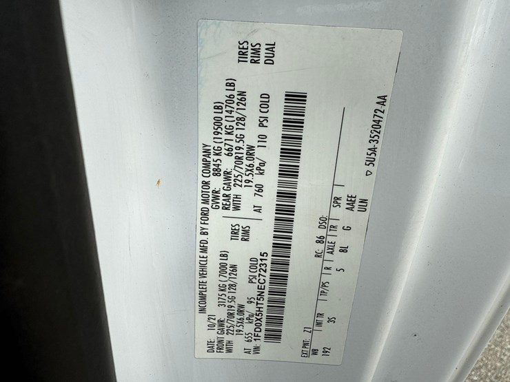 2022-ford-f550-xlt-image-27