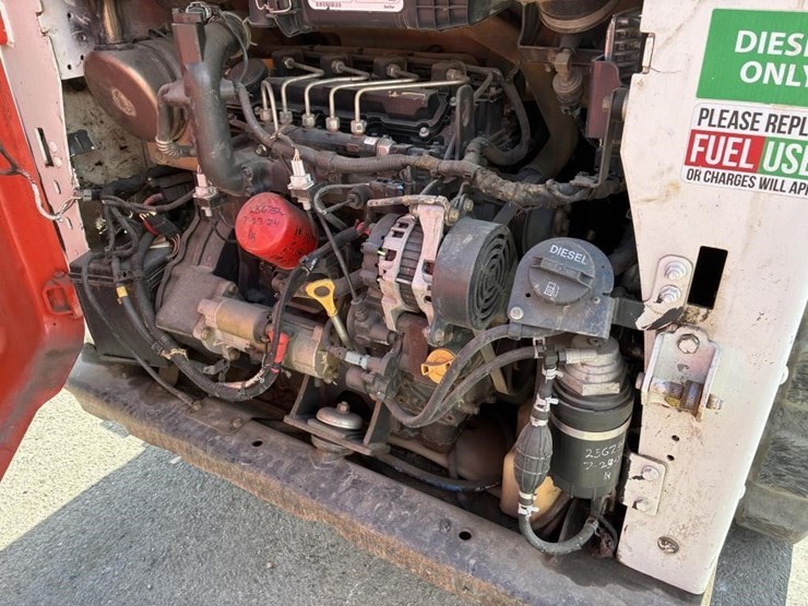 2016-bobcat-t590-image-7