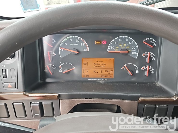 2016-volvo-vnl-image-51