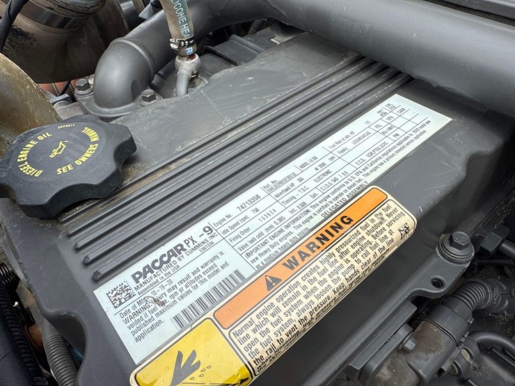 2021-peterbilt-337-image-24