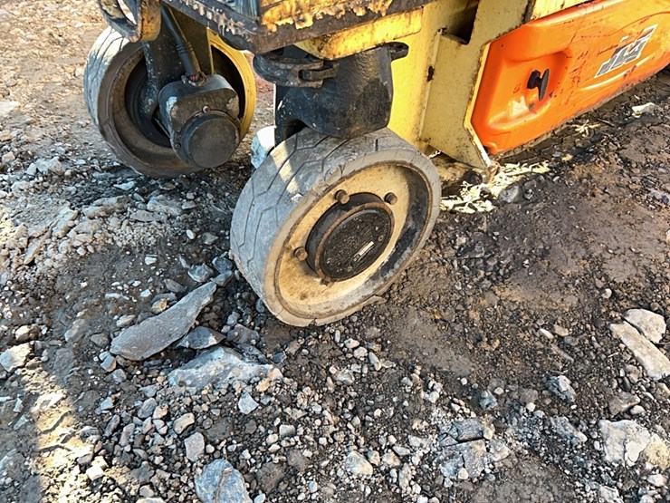 jlg-2630es-image-2