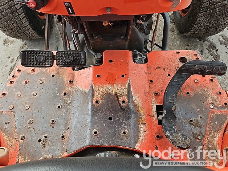 2016-kubota-mx5200hst-image-24
