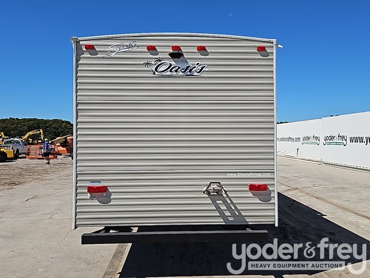 2018-35'-forest-river-shasta-oasis-30qb-travel-trailer,-one-slideout,-sleeps-8-image-16