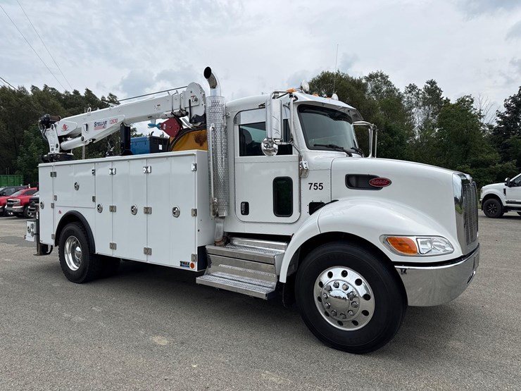 2021-peterbilt-337-image-7