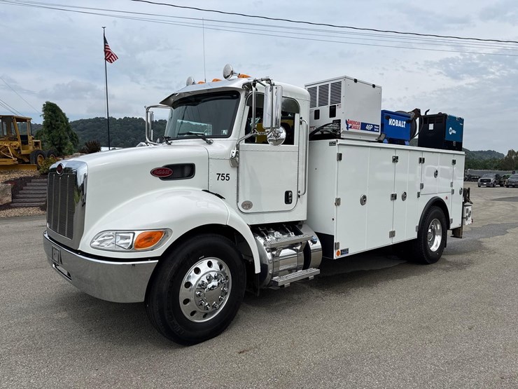 2021-peterbilt-337-image-2