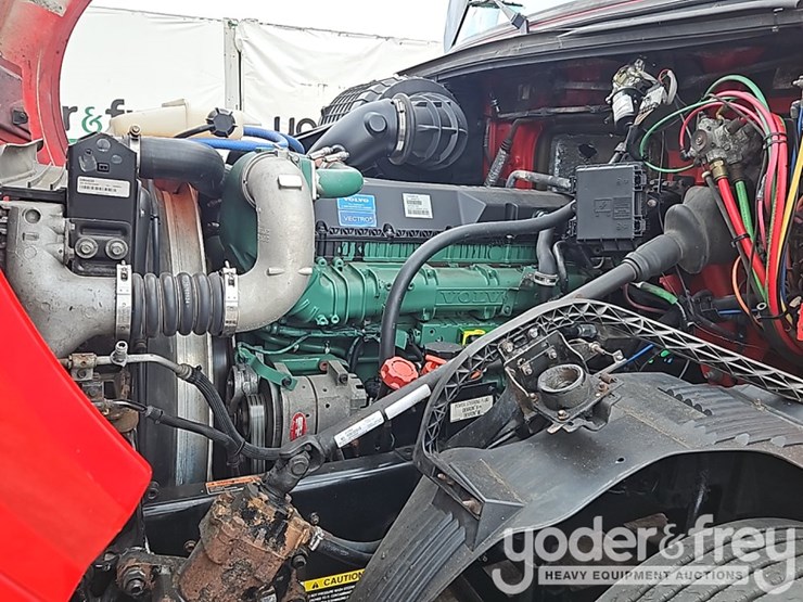2016-volvo-vnl-image-28
