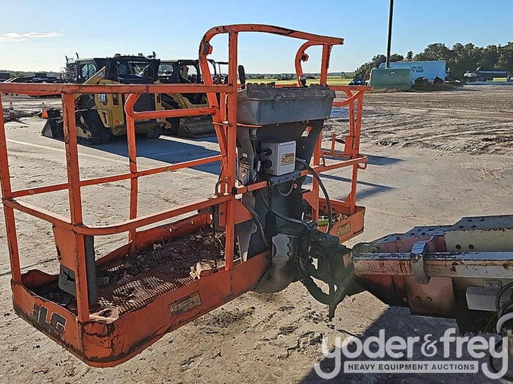 2012-jlg-600s-image-13