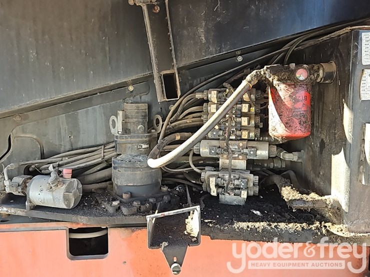 2012-jlg-600s-image-19