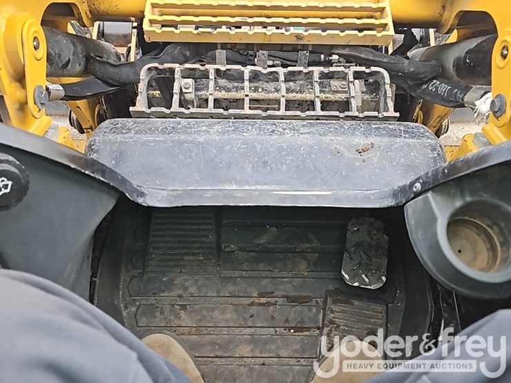2021-caterpillar-272d3-image-23