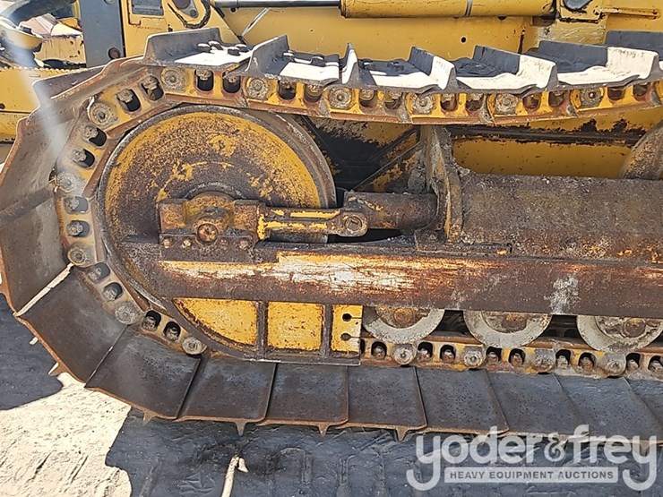 2015-deere-450j-image-18