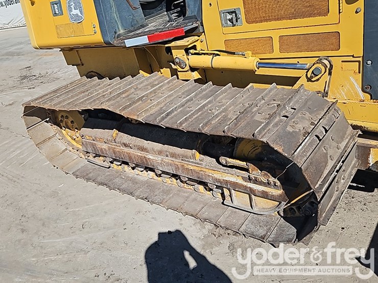 2015-deere-450j-image-13