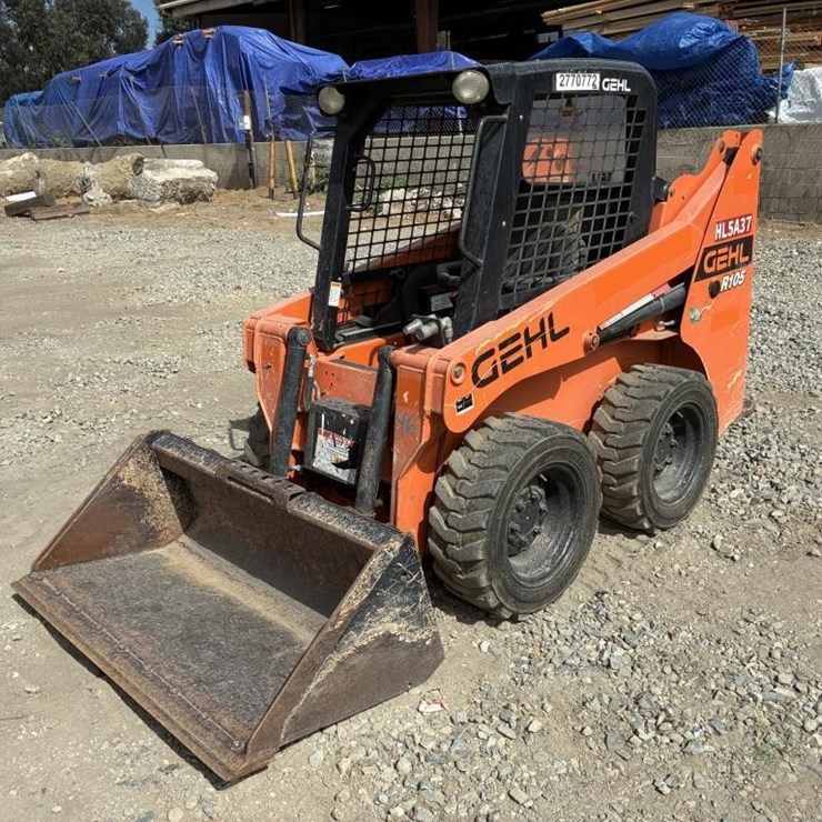 2019 GEHL R105