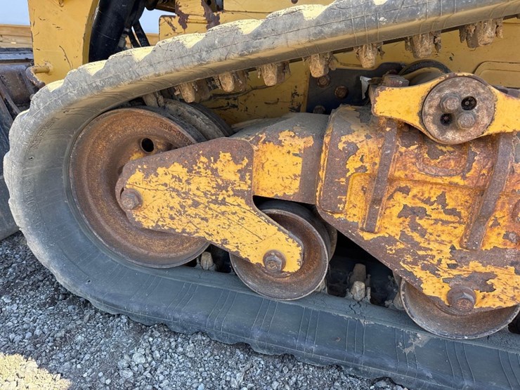 2021-caterpillar-259d3-image-9