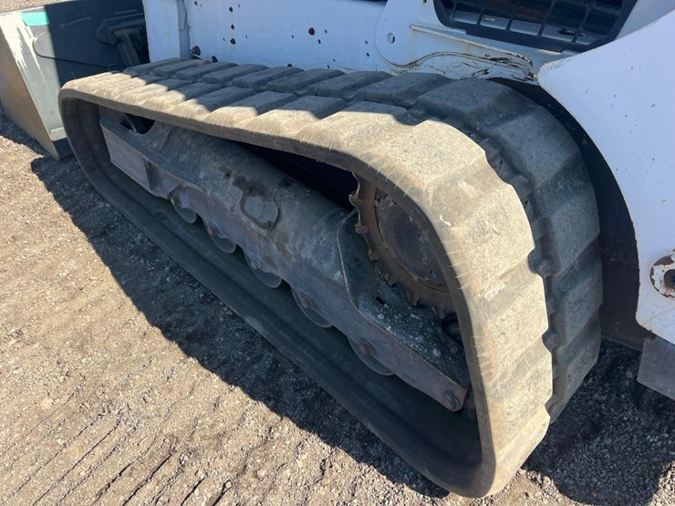 2021-bobcat-t740-image-22