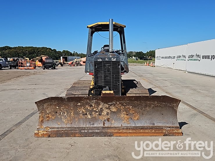 2015-deere-450j-image-15