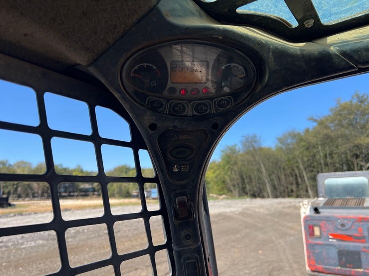 2019-bobcat-t590-image-31