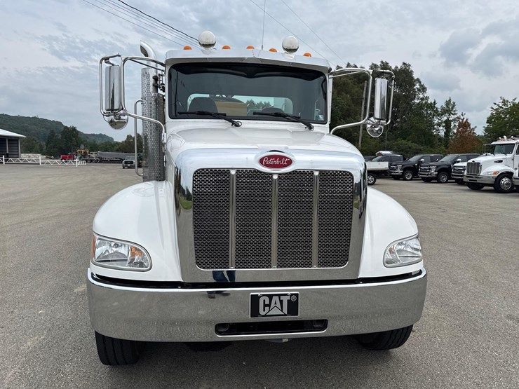 2021-peterbilt-337-image-8
