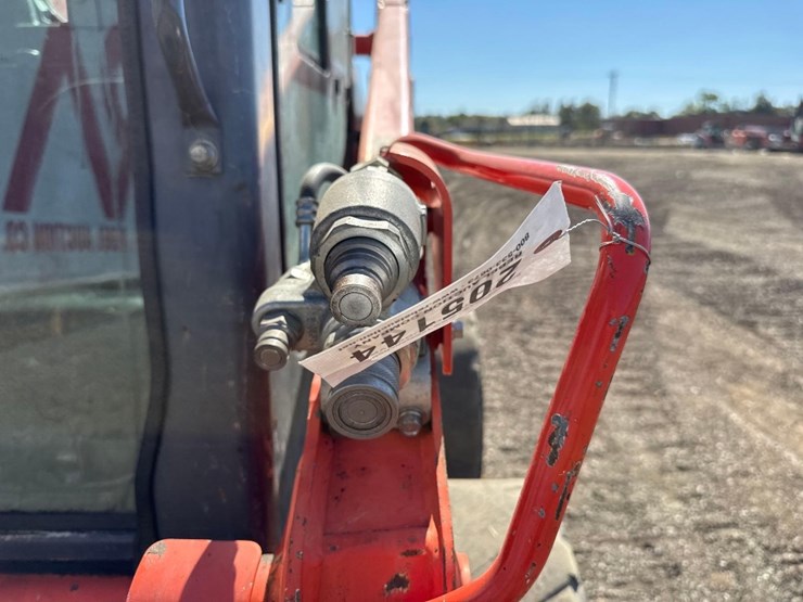kubota-ssv65-image-15