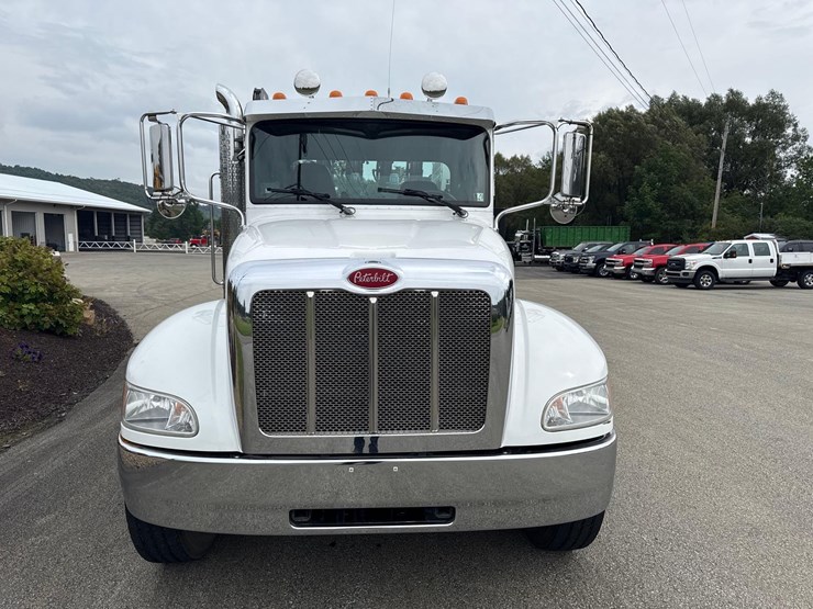 2018-peterbilt-337-image-7