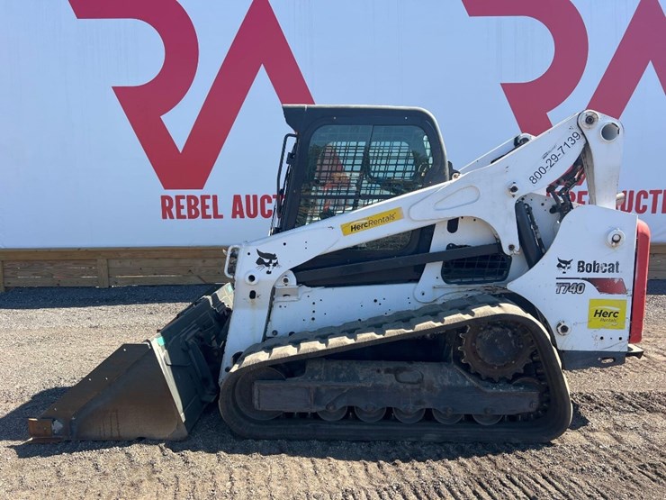 2021-bobcat-t740-image-1