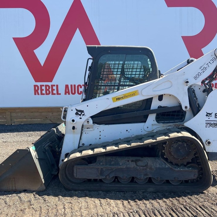 2021 BOBCAT T740