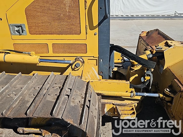 2015-deere-450j-image-14
