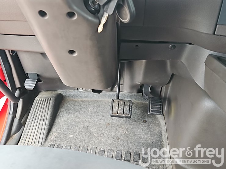2016-volvo-vnl-image-48