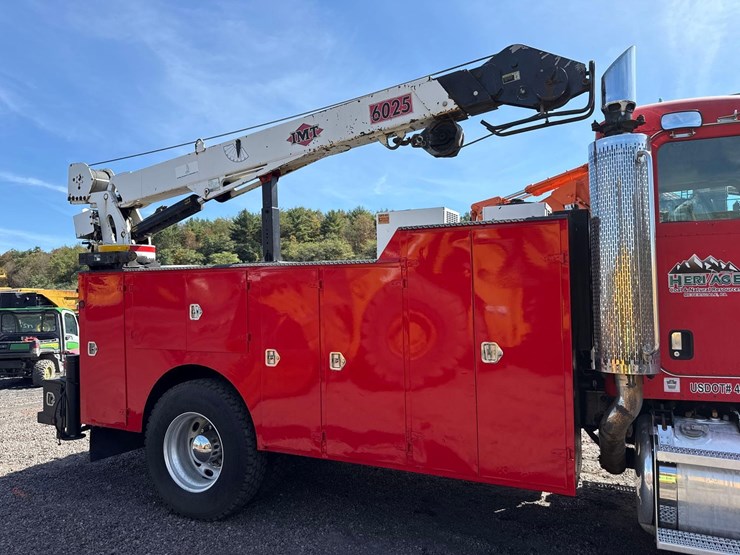 2005-peterbilt-335-image-7
