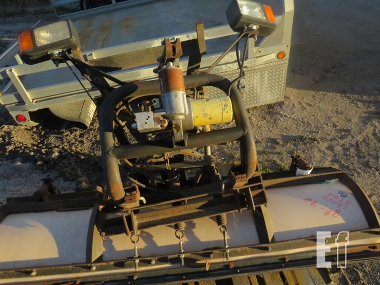 1990's-chevy-snow-plow-with-brackets-image-3
