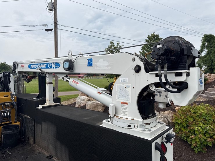2018-peterbilt-337-image-17