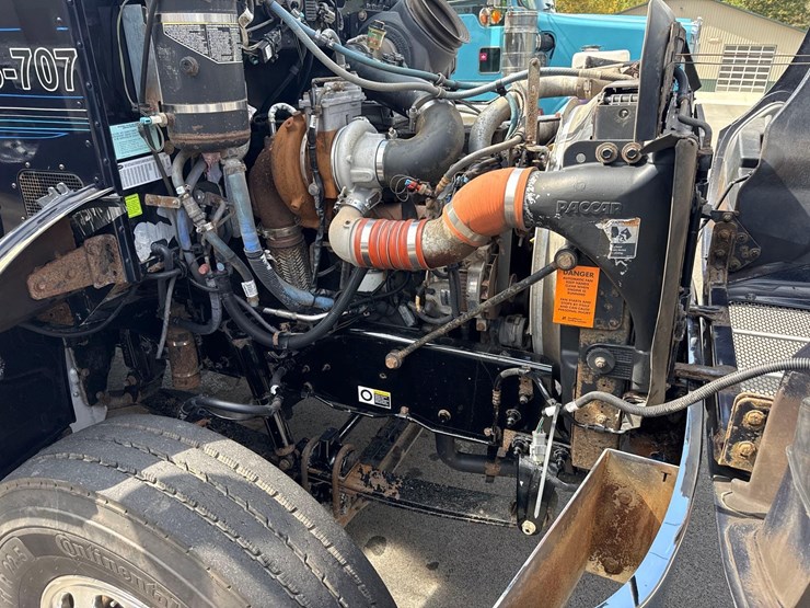 2012-peterbilt-337-image-20