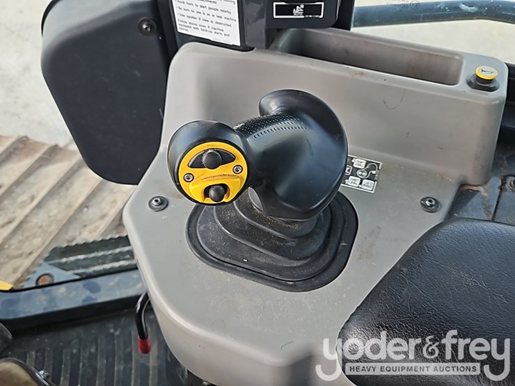 2021-komatsu-d39pxi-24-image-32