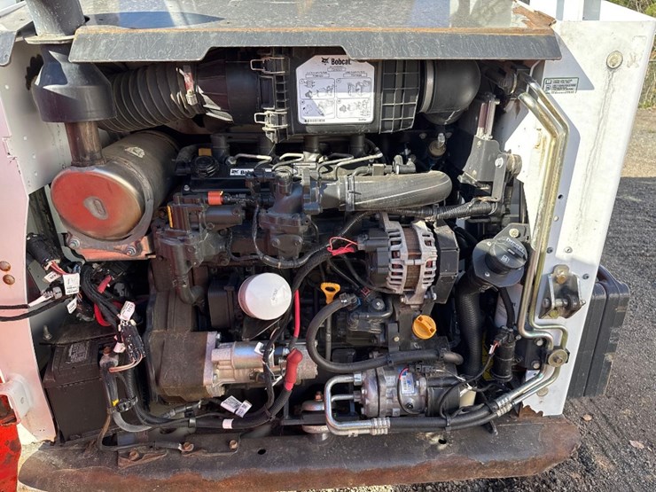 2021-bobcat-t595-image-8