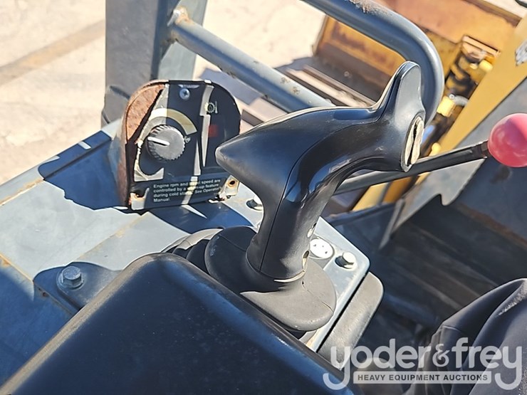 2015-deere-450j-image-30