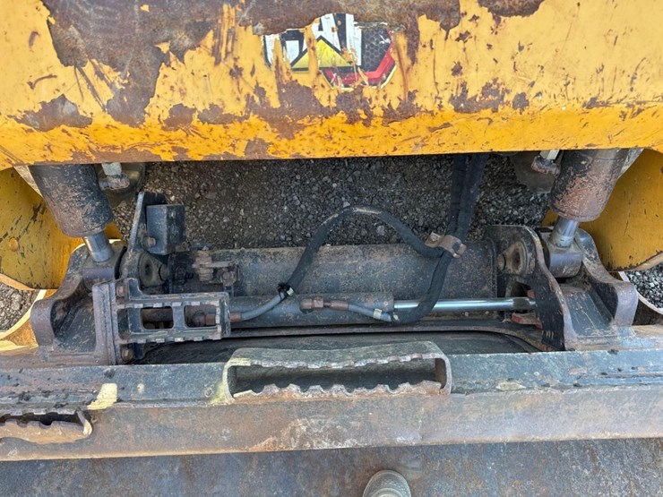 2021-caterpillar-259d3-image-22