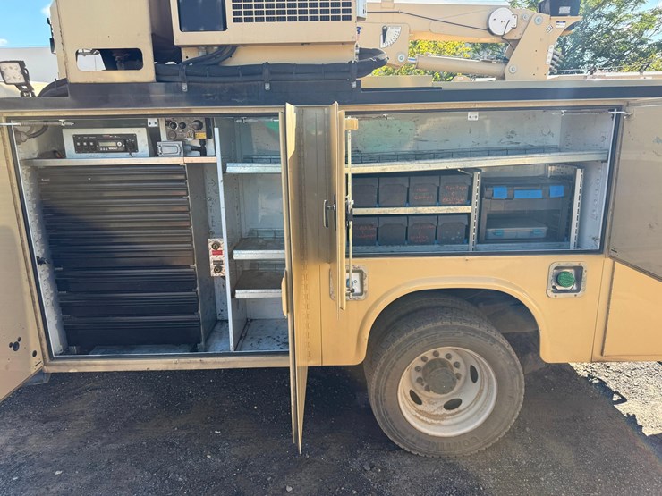 2019-ford-f550-xl-image-14