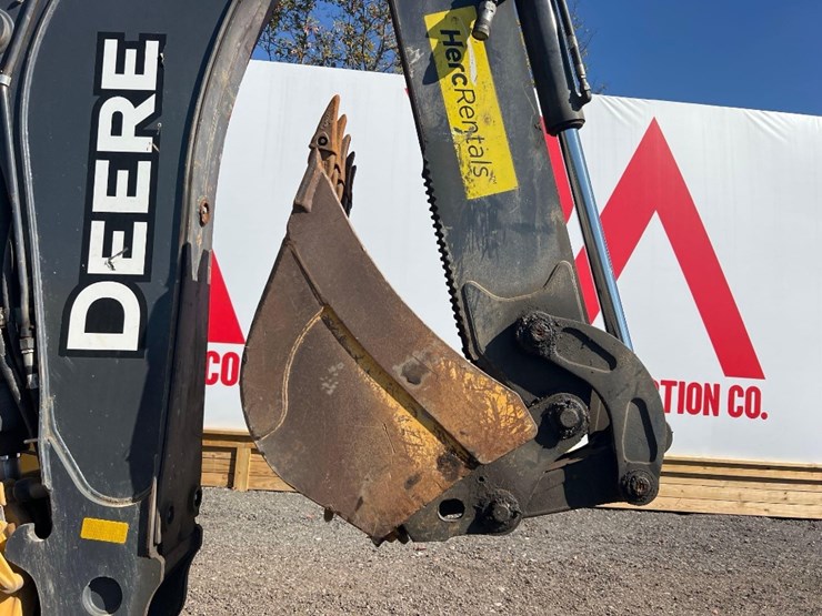 deere-410l-image-21