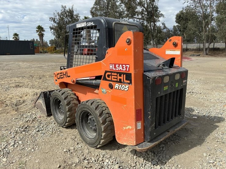 2019-gehl-r105-image-4