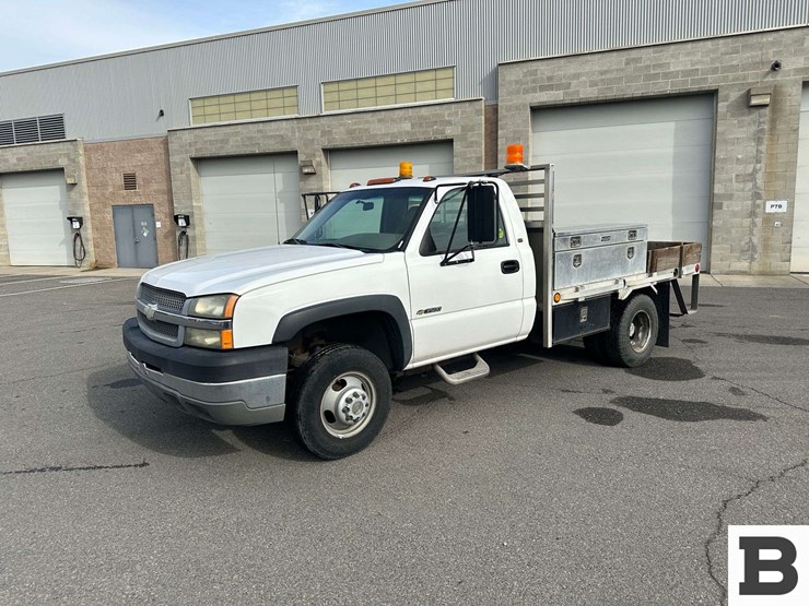 2004-chevrolet-silverado-3500-image-1