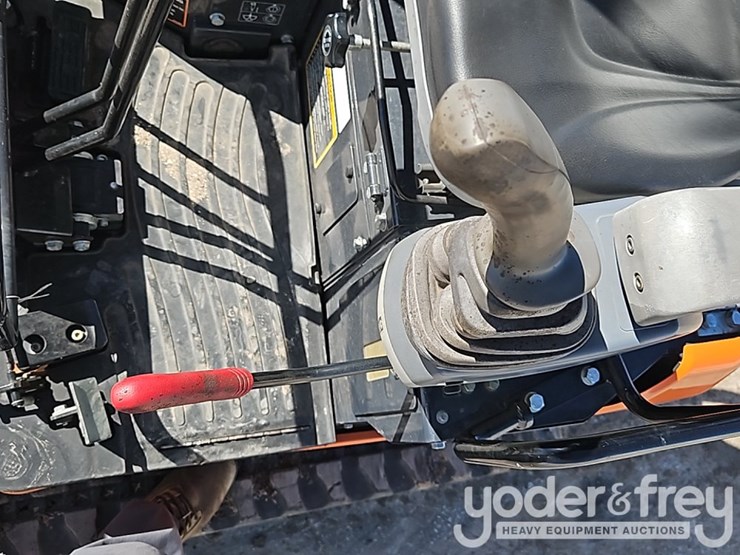 2022-hitachi-zx17u-image-30