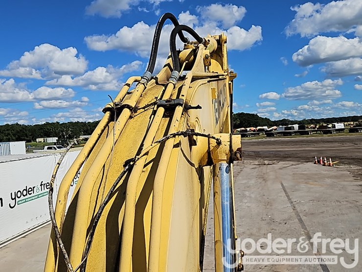2004-new-holland-eh160-image-29