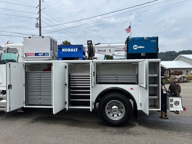 2021-peterbilt-337-image-11