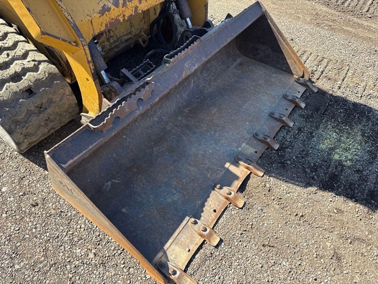 2021-caterpillar-259d3-image-19