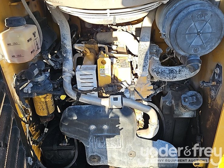 2019-caterpillar-262d-image-15